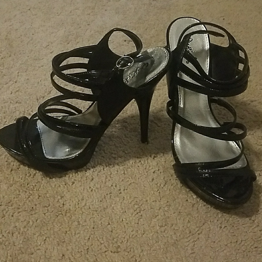 Qupid stilettos size 7